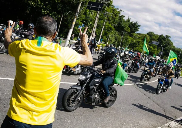 ブラジル大統領は サンパウロでの良い金曜日のオートバイに参加します 2022年4月15日ブラジル サンパウロ ブラジル大統領 Jair Bolsonaroがサンパウロで開催された Acelera Para Cristo — ストック写真