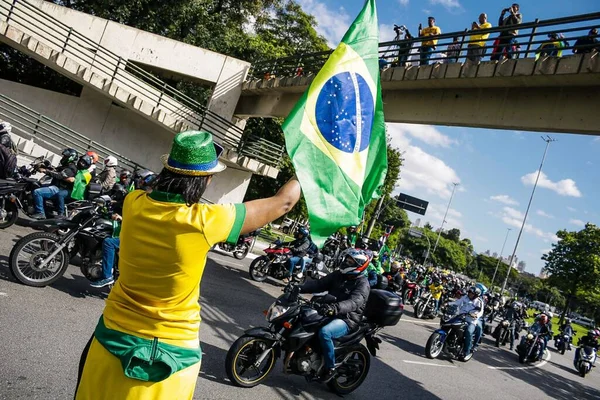 ブラジル大統領は サンパウロでの良い金曜日のオートバイに参加します 2022年4月15日ブラジル サンパウロ ブラジル大統領 Jair Bolsonaroがサンパウロで開催された Acelera Para Cristo — ストック写真