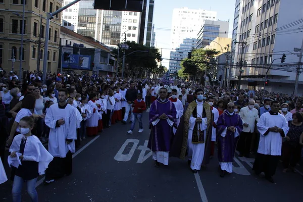 Fieles Acompañan Tradicional Procesión Del Viernes Santo Curitiba Abril 2022 — Foto de Stock