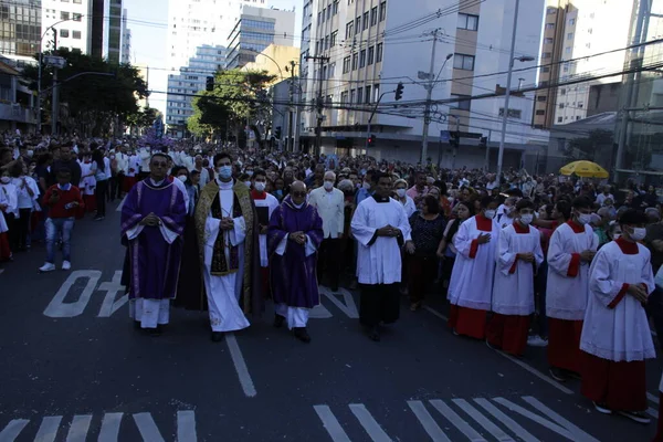 Fieles Acompañan Tradicional Procesión Del Viernes Santo Curitiba Abril 2022 — Foto de Stock