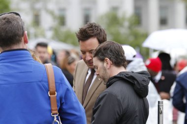 Jimmy Fallon ve Sofia Carson 2022 Beyaz Saray Paskalya Yumurtası Yuvarlamasında. 18 Nisan 2022, Washington DC, Maryland, ABD: Jimmy Fallon Amerikan TV sunucusu Cumartesi gecesi canlı yayında (SNL) ve Amerikalı aktris ve şarkıcı Sofia Daccarett Char