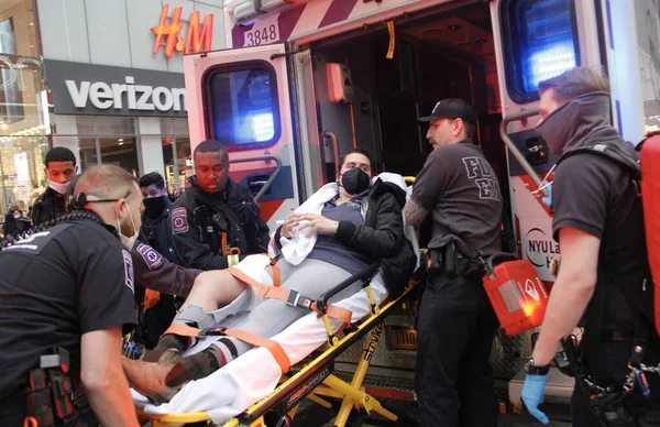 Herald Square Metrosunda Bir Bayan Sağ Bacağından Bıçaklandı Nisan 2022 — Stok fotoğraf