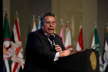 Sao Paulo Valisi Rodrigo Garcia, Samba Programı 'nı başlattı. 19 Nisan 2022, Sao Paulo, Brezilya Sao Paulo Valisi Rodrigo Garcia ve Sao Paulo Belediye Başkanı