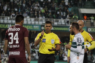 Brezilya Futbol Kupası - 3. aşama: Coritiba, Santos 'a karşı. 20 Nisan 2022, Coritiba, Parana, Brezilya: Coritiba ile Santos arasındaki futbol maçı, Brezilya Futbol Kupası - Üçüncü Aşama, Curitiba, Parana 'daki Couto Pereira Stadyumu' nda Çarşamba günü düzenlendi.