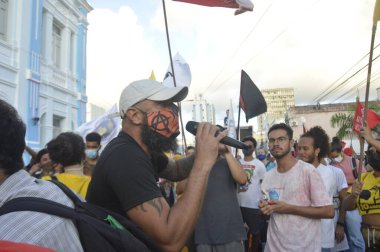 Göstericiler Natal 'daki otobüs filosunun% 100' ünü talep ediyorlar. 20 Nisan 2022, Natal, Rio Grande do Norte, Brezilya: Solcu hareketlerle bağlantılı göstericiler Natal Belediye Başkanı Alvara Dias 'ı protesto ederek, otobüs filosunun% 100' ünü istediler.