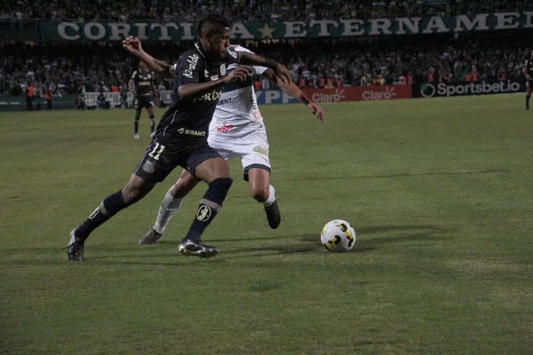 Brezilya Futbol Kupası - 3. aşama: Coritiba, Santos 'a karşı. 20 Nisan 2022, Coritiba, Parana, Brezilya: Coritiba ile Santos arasındaki futbol maçı, Brezilya Futbol Kupası - Üçüncü Aşama, Curitiba, Parana 'daki Couto Pereira Stadyumu' nda Çarşamba günü düzenlendi.