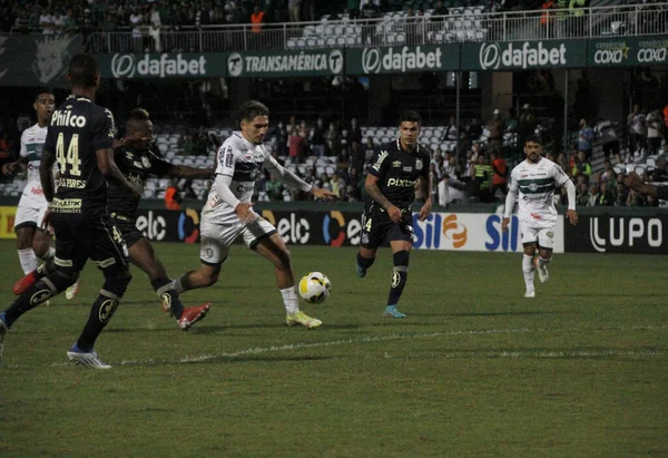 Brezilya Futbol Kupası - 3. aşama: Coritiba, Santos 'a karşı. 20 Nisan 2022, Coritiba, Parana, Brezilya: Coritiba ile Santos arasındaki futbol maçı, Brezilya Futbol Kupası - Üçüncü Aşama, Curitiba, Parana 'daki Couto Pereira Stadyumu' nda Çarşamba günü düzenlendi.