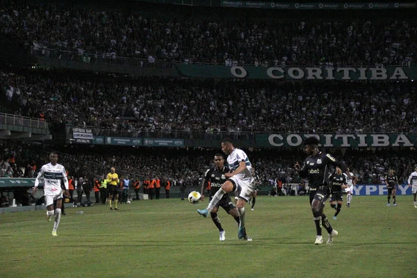 Brezilya Futbol Kupası - 3. aşama: Coritiba, Santos 'a karşı. 20 Nisan 2022, Coritiba, Parana, Brezilya: Coritiba ile Santos arasındaki futbol maçı, Brezilya Futbol Kupası - Üçüncü Aşama, Curitiba, Parana 'daki Couto Pereira Stadyumu' nda Çarşamba günü düzenlendi.