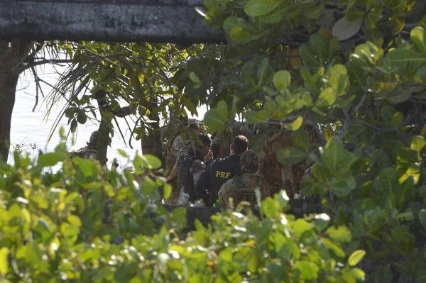 警方行动在纳塔尔的Mosquito社区逮捕了贩毒嫌犯 2022年4月20日 巴西北里约格朗德州纳塔尔 宪兵突击营和联邦公路警察的警官 — 图库照片