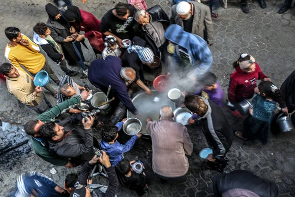 팔레스타인 사람들은 라마단 기간에 자유의 수프를 모인다 2022 가자지구 팔레스타인 — 스톡 사진
