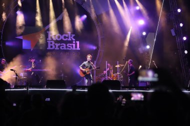 Rock Brazil 40 yıl: Brezilyalı şarkıcı Nando Reis 'in şovu. 21 Nisan 2022, Sao Paulo, Brezilya: Brezilya 'da 21 Nisan Perşembe günü Latin Amerika Anıtı' nda düzenlenen Rock Brazilyalı şarkıcı Nando Reis 'in gösterisi)