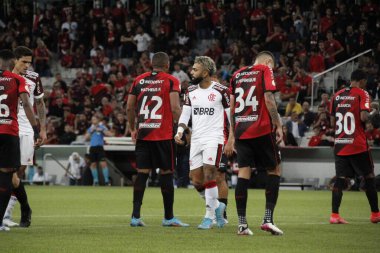 Brezilya Futbol Şampiyonası: Athletico Paranaense Flamengo 'ya karşı. 23 Nisan 2022, Curitiba, Parana, Brezilya: Arena da Baixada 'da düzenlenen Brezilya Futbol Şampiyonası' nın üçüncü turu için geçerli olan Athletico Paranaense ve Flamengo arasındaki futbol maçı 
