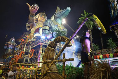 Sao Paulo Karnavalı: 22 Nisan 2022, Sao Paulo, Brezilya: Sao Paulo Karnavalı Access Group I 'in Perola Negra Samba Okul Geçit Töreni, 22 Nisan Cuma günü Sao Paulo' daki Anhembi Sambadrome 'da).