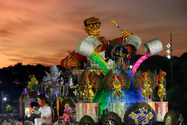 Sao Paulo Karnaval Özel Grubu: Akademisyenler Geçit Töreni Tatuape Samba Okulu. 23 Nisan 2022, Sao Paulo, Brezilya: Akademicos do Tatuape samba okulu geçit töreni Sao Paulo Karnaval Özel Grubu, Anhembi Sambadrome, Sao Paulo, Cumartesi 