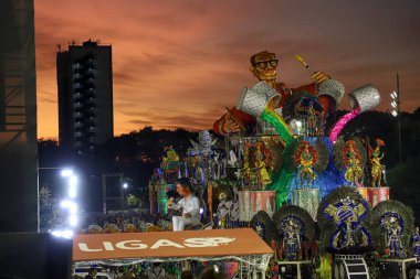 Sao Paulo Karnaval Özel Grubu: Akademisyenler Geçit Töreni Tatuape Samba Okulu. 23 Nisan 2022, Sao Paulo, Brezilya: Akademicos do Tatuape samba okulu geçit töreni Sao Paulo Karnaval Özel Grubu, Anhembi Sambadrome, Sao Paulo, Cumartesi 