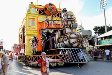 Sao Paulo Karnaval Özel Grubu: Dragos da Real Samba Okulu Geçidi. 23 Nisan 2022, Sao Paulo, Brezilya: Sao Paulo 'da Real samba okulu geçit töreni Sao Paulo Karnaval Özel Grubu, Anhembi Sambadrome, Sao Paulo, 23 Cumartesi günü). 
