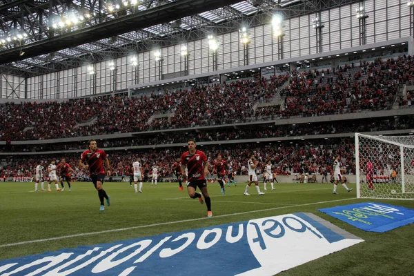 Brezilya Futbol Şampiyonası: Athletico Paranaense Flamengo 'ya karşı. 23 Nisan 2022, Curitiba, Parana, Brezilya: Arena da Baixada 'da düzenlenen Brezilya Futbol Şampiyonası' nın üçüncü turu için geçerli olan Athletico Paranaense ve Flamengo arasındaki futbol maçı 