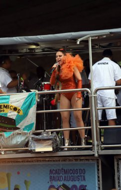 Sao Paulo 'daki Sokak Karnavalı: Akademikos do Baixo Augusta Karnavalı Festivali. 24 Nisan 2022, Sao Paulo, Brezilya: Şarkıcılar Patricia Secchis, Ana Canas, Wilson Simoninha ve Tulipa Ruiz ve oyuncu Alessandra Negrini