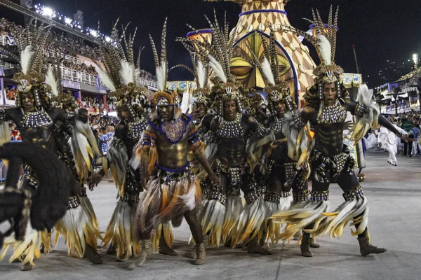Rio de Janeiro Karnavalı: Rio de Janeiro Karnavalı Özel Grubu tarafından Portela samba okulunun geçit töreni. 23 Nisan 2022, Rio de Janeiro, Brezilya: Rio de Janeiro Karnavalı Özel Grubu tarafından Samba Okulu Portela Geçidi