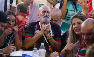 Sao Paulo Karnavalı 'nın samba okul şampiyonunu belirleyecek sonuçlar. 26 Nisan 2022, Sao Paulo, Brezilya: Sao Paulo Özel Grubu 'nun samba okulları 2022 Karnaval geçit törenine eşlik etmektedir.