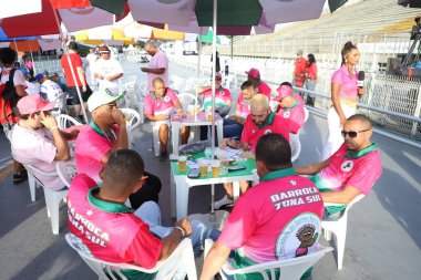 Sao Paulo Karnavalı 'nın samba okul şampiyonunu belirleyecek sonuçlar. 26 Nisan 2022, Sao Paulo, Brezilya: Sao Paulo Özel Grubu 'nun samba okulları 2022 Karnaval geçit törenine eşlik etmektedir.