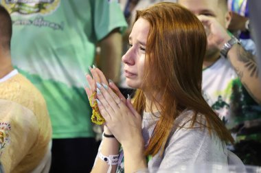 Mancha Verde Samba Okulu Sao Paulo Karnavalı şampiyonu. 26 Nisan 2022, Sao Paulo, Brezilya: Mancha Verde Samba Okulu üyeleri geçit törenlerinin sonunda zaferlerini kutluyorlar 