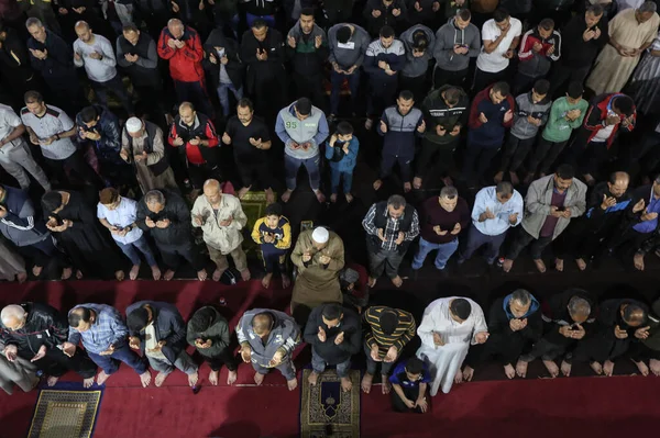 Int Palestinian Muslims Pray Omari Mosque Ramadan Gaza April 2022 —  Fotos de Stock