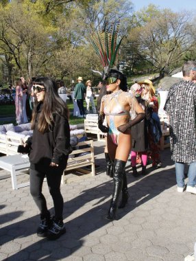 Central Park 'ta Robot Kalp Bedeli New York' ta. 30 Nisan 2022, New York, ABD: Robot Kalp sunar Wollman Pink, Central Park 'ta Fare Forward New York. 30 Nisan - 1 Mayıs tarihleri arasında başlayan 2 günlük bir etkinlik