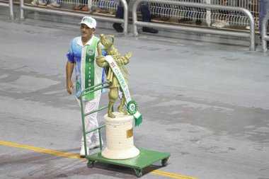 Samba Okulları Geçidi Sao Paulo Karnaval Özel Grubu Şampiyonu. 30 Nisan 2022, Sao Paulo, Brezilya: Sao Paulo Karnaval Özel Grubu Şampiyonları Geçit Töreni 'nin büyük galibi Mancha Verde samba okulu üyeleri