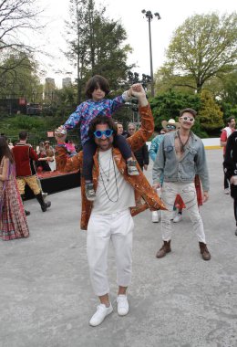 Central Park 'ta Robot Kalp Bedeli New York' ta. 1 Mayıs 2022, New York, ABD: Robot Kalp Fare 'nin New York' taki ikinci ve son günü Wollman Parkı, Central Park 'ta 13 sanatçı, müzik ve sanat kutlaması.