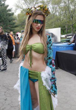 Central Park 'ta Robot Kalp Bedeli New York' ta. 1 Mayıs 2022, New York, ABD: Robot Kalp Fare 'nin New York' taki ikinci ve son günü Wollman Parkı, Central Park 'ta 13 sanatçı, müzik ve sanat kutlaması.