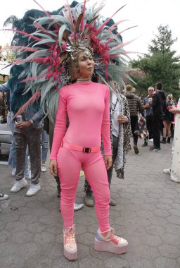 Central Park 'ta Robot Kalp Bedeli New York' ta. 1 Mayıs 2022, New York, ABD: Robot Kalp Fare 'nin New York' taki ikinci ve son günü Wollman Parkı, Central Park 'ta 13 sanatçı, müzik ve sanat kutlaması.