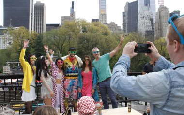 Central Park 'ta Robot Kalp Bedeli New York' ta. 1 Mayıs 2022, New York, ABD: Robot Kalp Fare 'nin New York' taki ikinci ve son günü Wollman Parkı, Central Park 'ta 13 sanatçı, müzik ve sanat kutlaması.