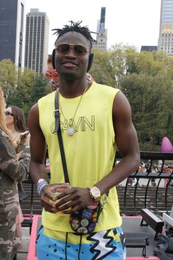 1 Mayıs 2022, New York, ABD: Isaac Igwahi ve Davida Urban, iki Nijeryalı yıldız, New York 'un Wollman Parkı' nda Robot Kalp Bedeli 'nin ikinci ve son günündeydiler.. 