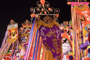 Rio de Janeiro Karnaval Özel Grubu sırasında Büyük Rio samba okulu geçit töreni. 1 Mayıs 2022, Rio de Janeiro, Brezilya: Akademisyenler do Grande Rio samba okulu, sıralamada birinci, samba podyumuna girin