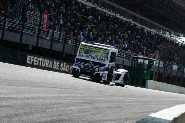 モータースポーツ トラックカップ2022の第3版 2022年4月1日 ブラジル サンパウロ サンパウロのインターラゴス サーキットで開催されたトラック カップ2022第3ステージのレース中のドライバー モンテイロ フェリペ — ストック写真