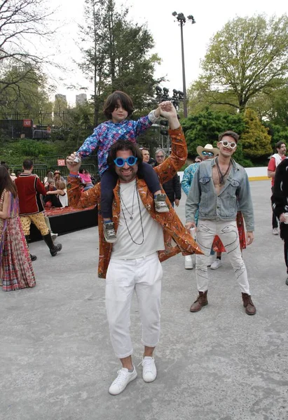 Central Park 'ta Robot Kalp Bedeli New York' ta. 1 Mayıs 2022, New York, ABD: Robot Kalp Fare 'nin New York' taki ikinci ve son günü Wollman Parkı, Central Park 'ta 13 sanatçı, müzik ve sanat kutlaması.