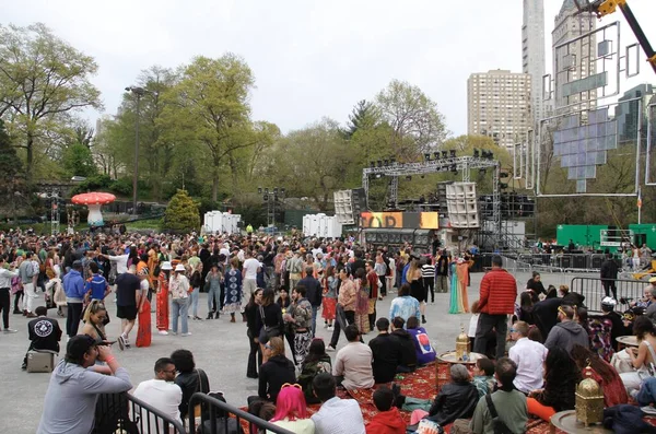 Central Park 'ta Robot Kalp Bedeli New York' ta. 1 Mayıs 2022, New York, ABD: Robot Kalp Fare 'nin New York' taki ikinci ve son günü Wollman Parkı, Central Park 'ta 13 sanatçı, müzik ve sanat kutlaması.