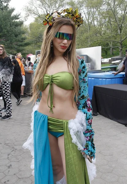 Central Park 'ta Robot Kalp Bedeli New York' ta. 1 Mayıs 2022, New York, ABD: Robot Kalp Fare 'nin New York' taki ikinci ve son günü Wollman Parkı, Central Park 'ta 13 sanatçı, müzik ve sanat kutlaması.