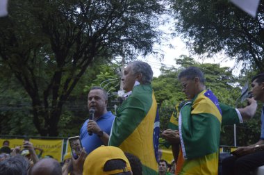 (Natal 'da düzenlenen İşçi Bayramı protestosu sırasında Brezilya Cumhurbaşkanı Jair Bolsonaro' nun destekçileri. 2 Mayıs 2022, Natal, Rio Grande do Norte, Brezilya: Brezilya Cumhurbaşkanı Jair Bolsonaro 'nun destekçileri