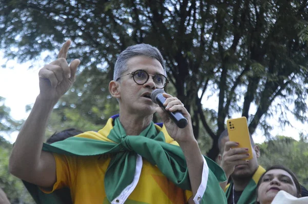 (Natal 'da düzenlenen İşçi Bayramı protestosu sırasında Brezilya Cumhurbaşkanı Jair Bolsonaro' nun destekçileri. 2 Mayıs 2022, Natal, Rio Grande do Norte, Brezilya: Brezilya Cumhurbaşkanı Jair Bolsonaro 'nun destekçileri