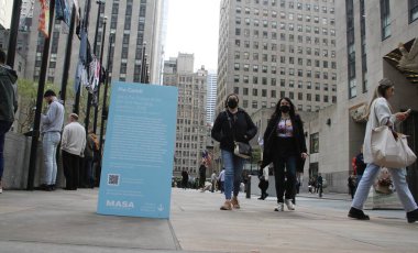 Rockefeller Center 'daki MASA: Intervencion / Interseccion. 4 Mayıs 2022, New York, ABD: Rockefeller Center 'daki MASA 5 Mayıs - 24 Haziran tarihleri arasında Rockefeller Center' ın kampüsünde Meksika 'nın en iyi çağdaş sanat ve tasarımını kutluyor. Bu...