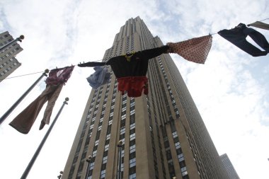 Rockefeller Center 'daki MASA: Intervencion / Interseccion. 4 Mayıs 2022, New York, ABD: Rockefeller Center 'daki MASA 5 Mayıs - 24 Haziran tarihleri arasında Rockefeller Center' ın kampüsünde Meksika 'nın en iyi çağdaş sanat ve tasarımını kutluyor. Bu...