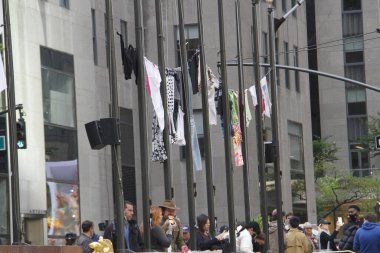 Rockefeller Center 'daki MASA: Intervencion / Interseccion. 4 Mayıs 2022, New York, ABD: Rockefeller Center 'daki MASA 5 Mayıs - 24 Haziran tarihleri arasında Rockefeller Center' ın kampüsünde Meksika 'nın en iyi çağdaş sanat ve tasarımını kutluyor. Bu...