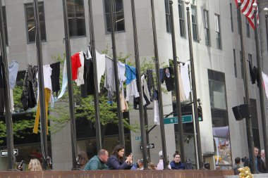 Rockefeller Center 'daki MASA: Intervencion / Interseccion. 4 Mayıs 2022, New York, ABD: Rockefeller Center 'daki MASA 5 Mayıs - 24 Haziran tarihleri arasında Rockefeller Center' ın kampüsünde Meksika 'nın en iyi çağdaş sanat ve tasarımını kutluyor. Bu...