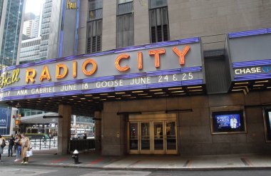 Roberto Carlos USA & Canada Tour . 4 Mayıs 2022, New York, ABD: Brezilyalı ünlü şarkıcı Roberto Carlos, 8 Mayıs 'ta New York' ta düzenlenecek ABD & Kanada turnesi sırasında Radio City Music Hall 'da canlı performans sergileyecek.. 