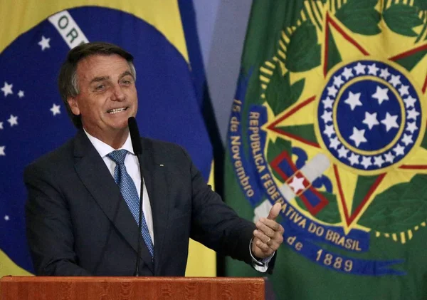 Brezilya Cumhurbaşkanı Jair Bolsonaro Gelir Fırsat Programı Nın Yeni Teslimatları — Stok fotoğraf