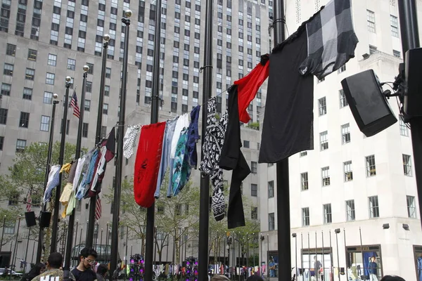 Rockefeller Center 'daki MASA: Intervencion / Interseccion. 4 Mayıs 2022, New York, ABD: Rockefeller Center 'daki MASA 5 Mayıs - 24 Haziran tarihleri arasında Rockefeller Center' ın kampüsünde Meksika 'nın en iyi çağdaş sanat ve tasarımını kutluyor. Bu...