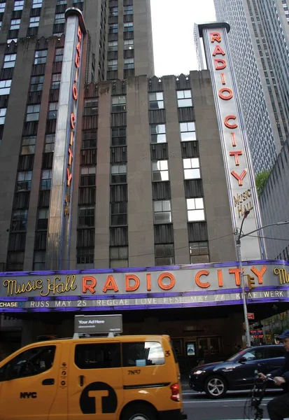 罗伯托 卡洛斯美国和加拿大巡演 2022年5月4日 美国纽约 巴西著名歌手罗伯托 卡洛斯将于5月8日的母亲节当天在纽约的广播城音乐厅现场表演 — 图库照片