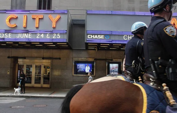 Roberto Carlos USA & Canada Tour . 4 Mayıs 2022, New York, ABD: Brezilyalı ünlü şarkıcı Roberto Carlos, 8 Mayıs 'ta New York' ta düzenlenecek ABD & Kanada turnesi sırasında Radio City Music Hall 'da canlı performans sergileyecek.. 